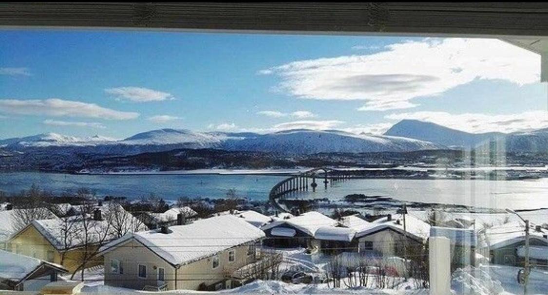 Moderne Og Trivelig Leilighet, Med Unik Utsikt Tromsø Eksteriør billede